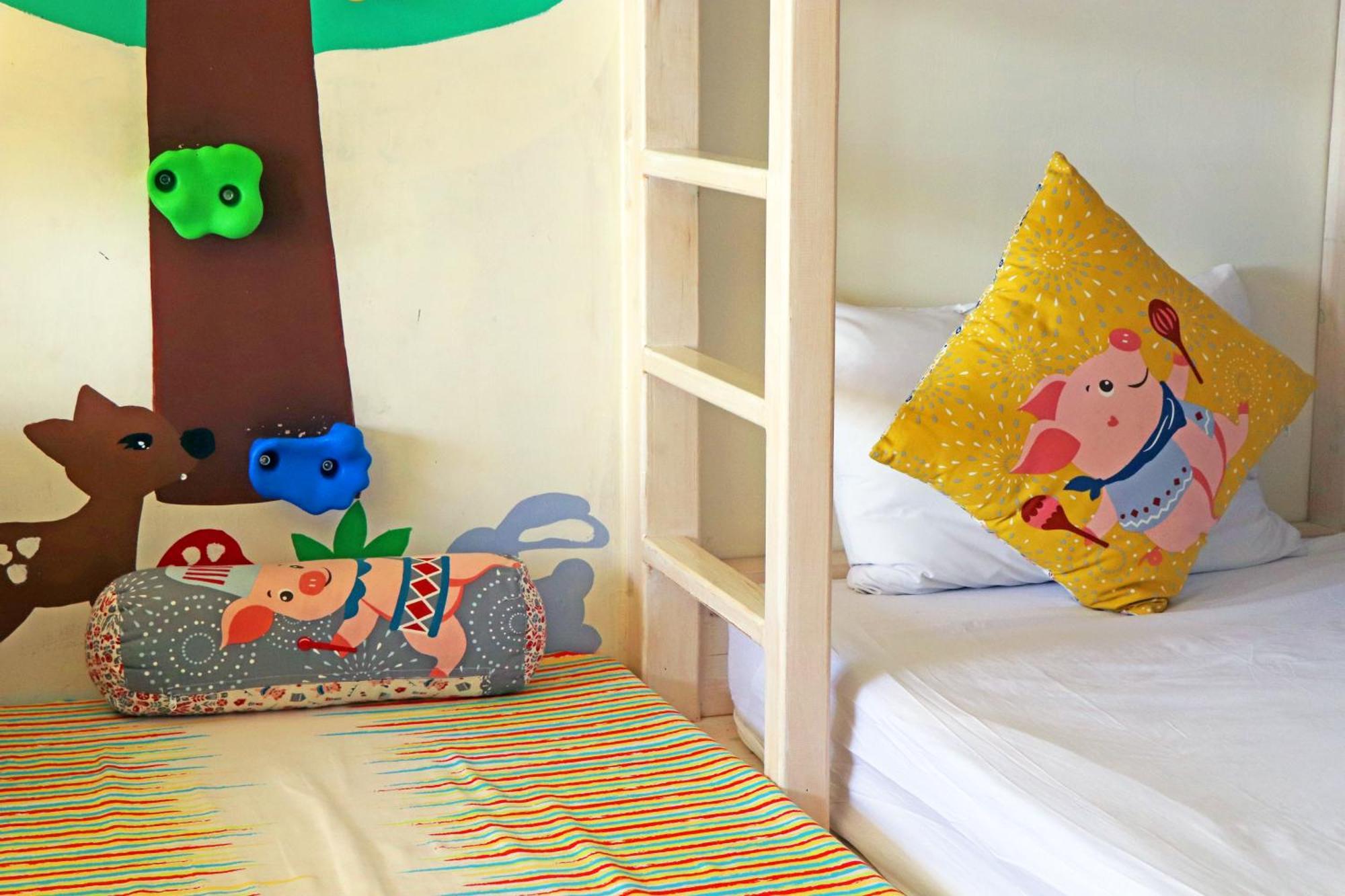 Yoho Beach Resort Kenting Heng-ch'un Buitenkant foto A children's bedroom