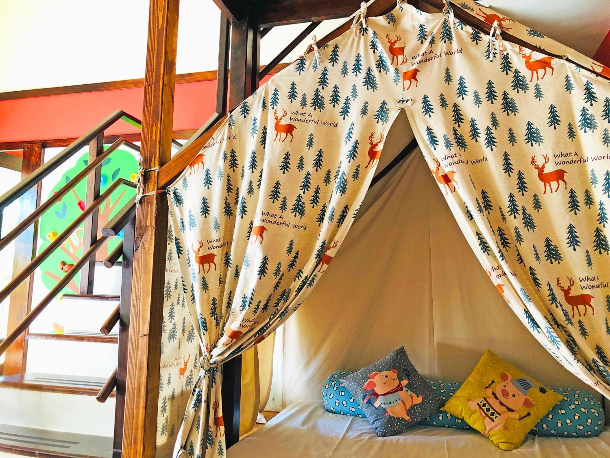 Yoho Beach Resort Kenting Heng-ch'un Buitenkant foto A tent bed