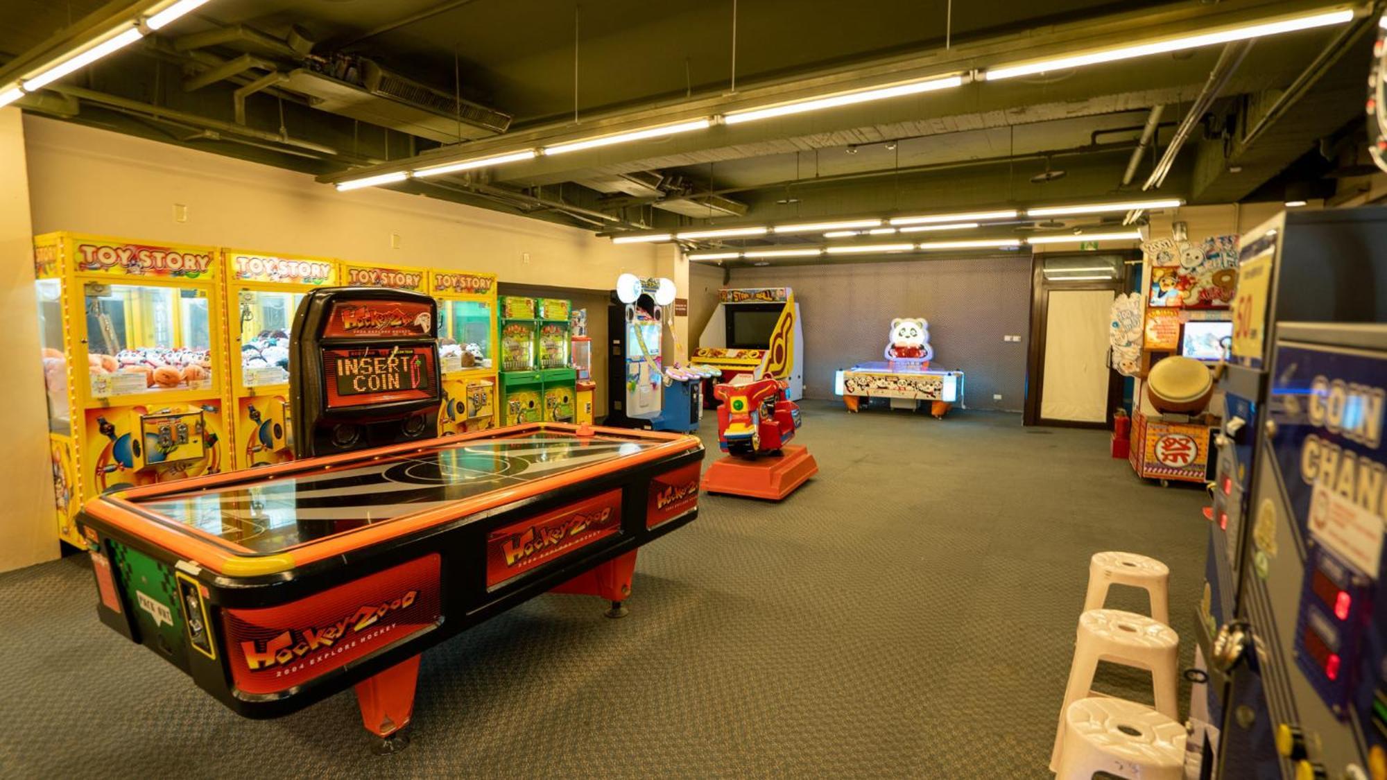 Yoho Beach Resort Kenting Heng-ch'un Buitenkant foto The arcade at the National Museum of Play